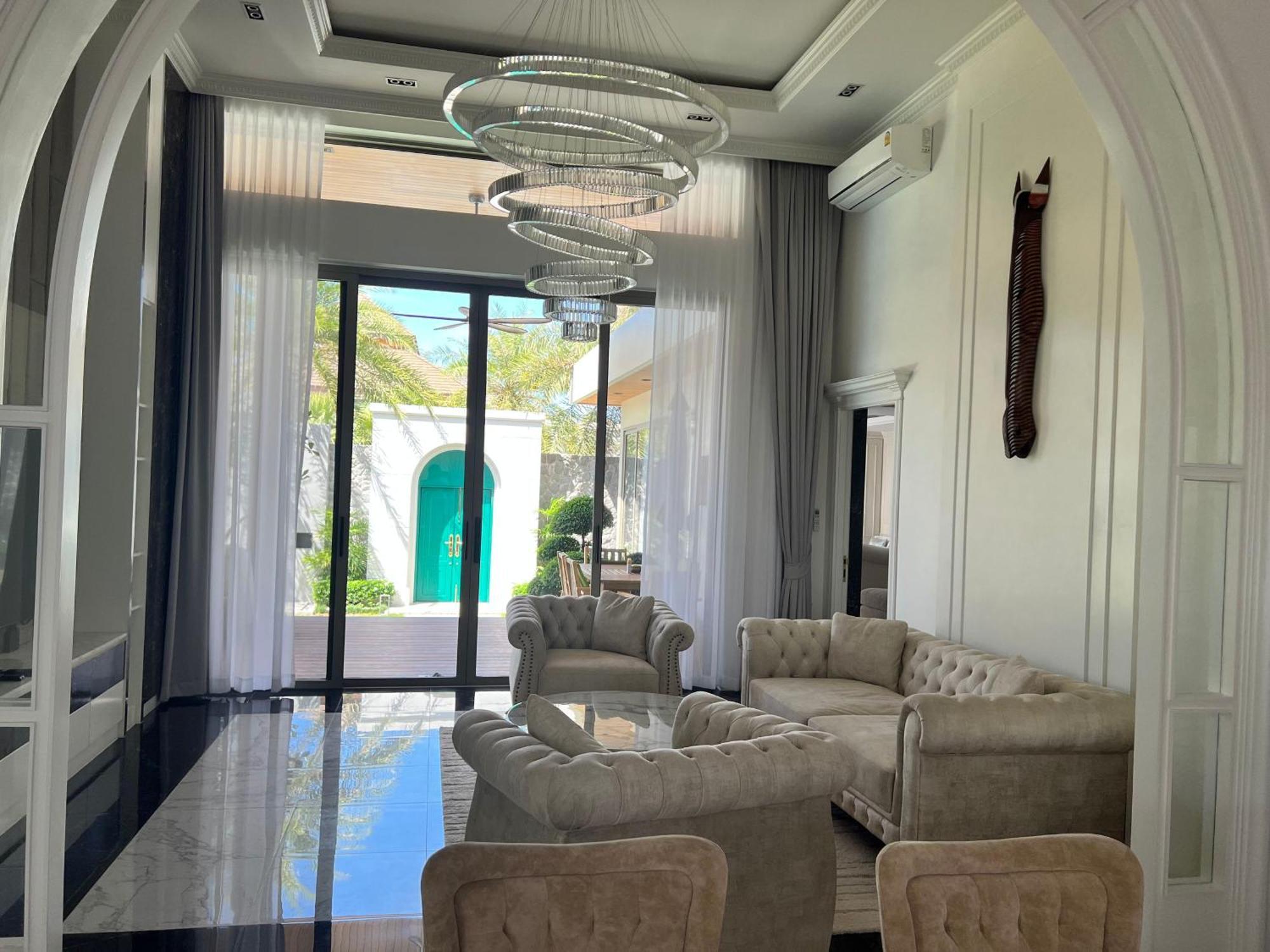 Gold Chariot 4br With Pool Villa Phuket